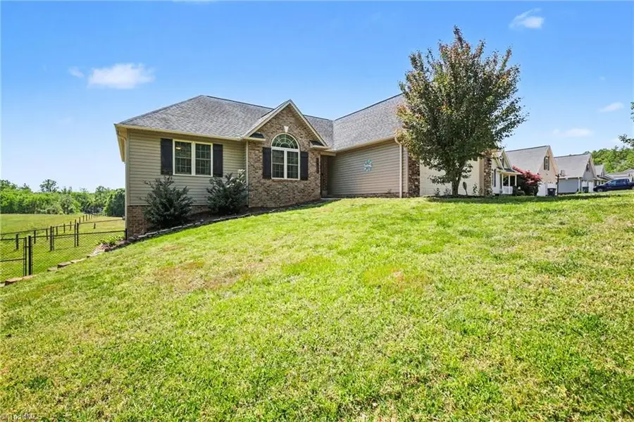 2825 Fuller Mill Road N, Thomasville, NC 27360 - #3