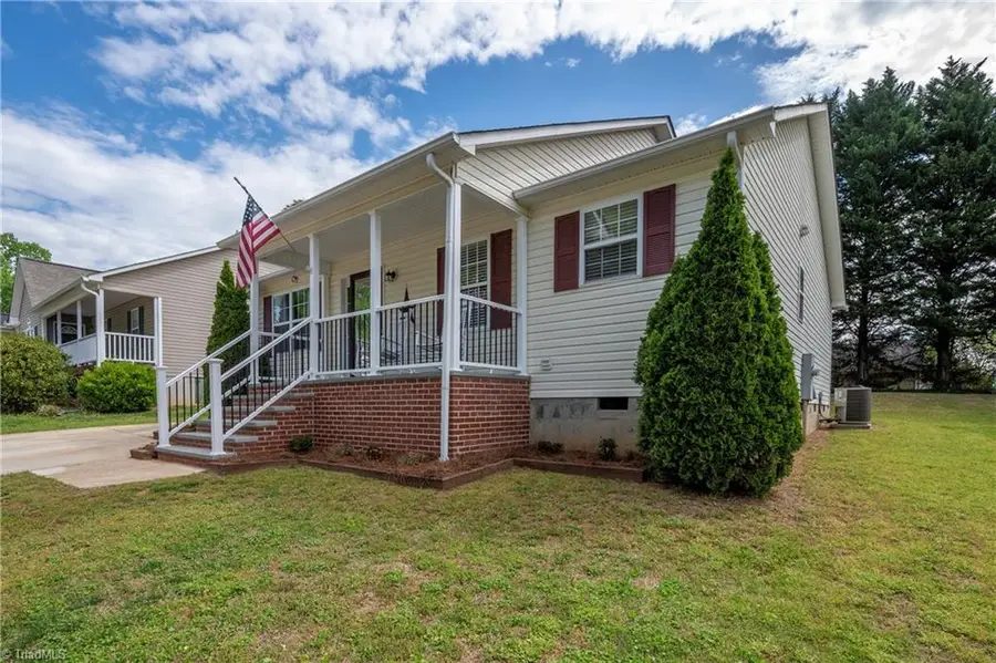 217 Williamsgate Court, Winston Salem, NC 27107 - #3