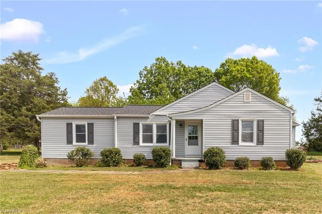 5825 Reynolda Road, Winston Salem, NC 27106 - #1