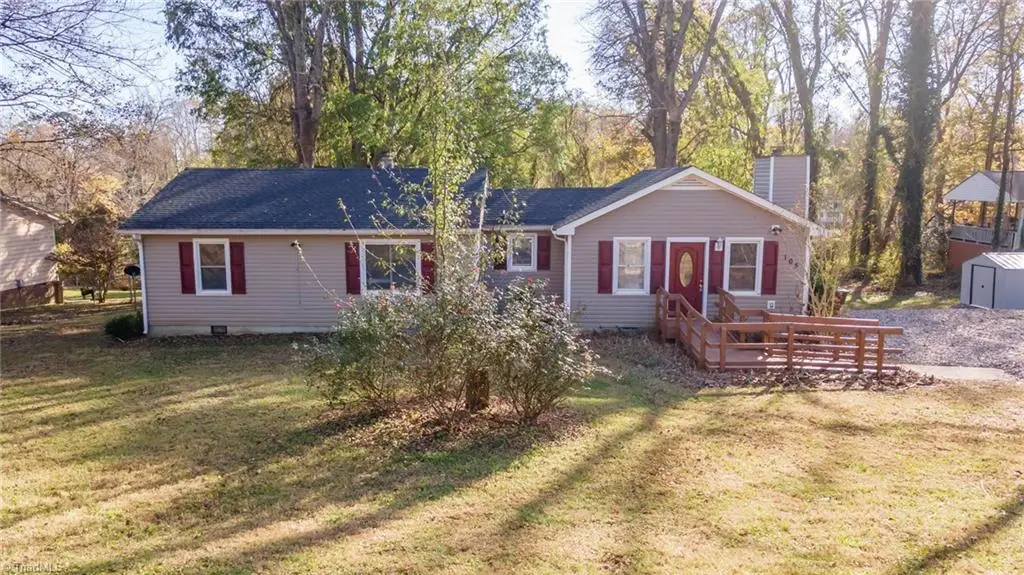 105 W Lakefield Drive, Greensboro, NC 27406 - #1