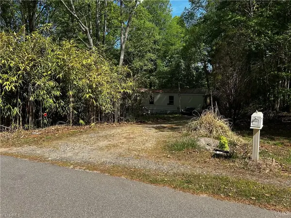 389 Keystone Drive, Summerfield, NC 27358