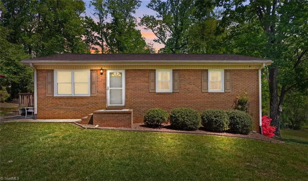 1195 Old Vfw Road, Pinnacle, NC 27043 - #1