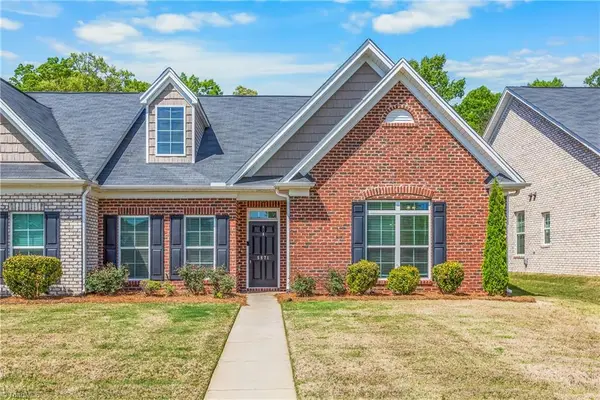 5871 Crestlawn Court, Pfafftown, NC 27040