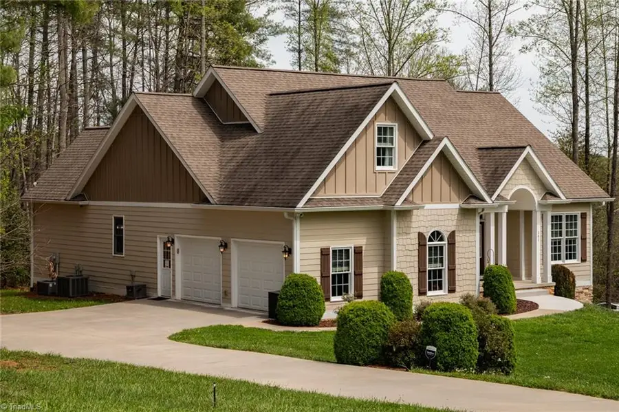 161 Burberry Drive, Purlear, NC 28665 - #2