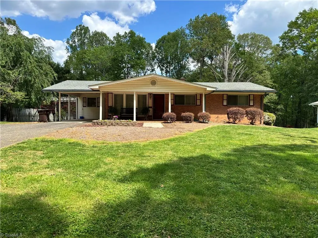 126 Lyn Avenue, Mount Airy, NC 27030 - #1