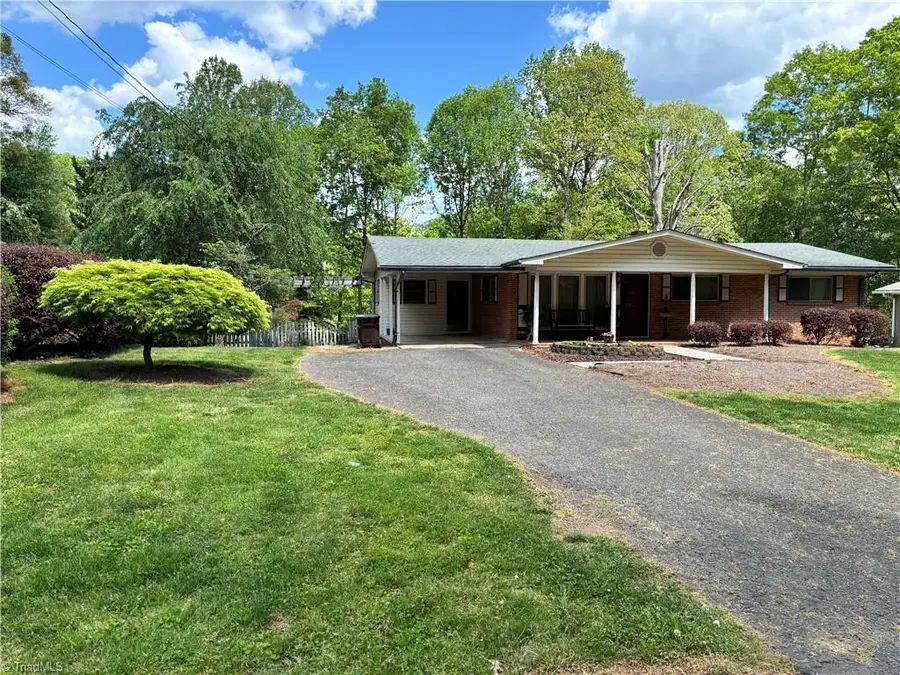 126 Lyn Avenue, Mount Airy, NC 27030 - #3