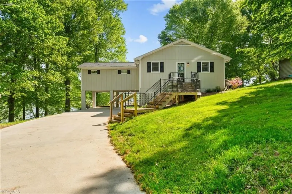 330 Hillview Drive, Lexington, NC 27292 - #1