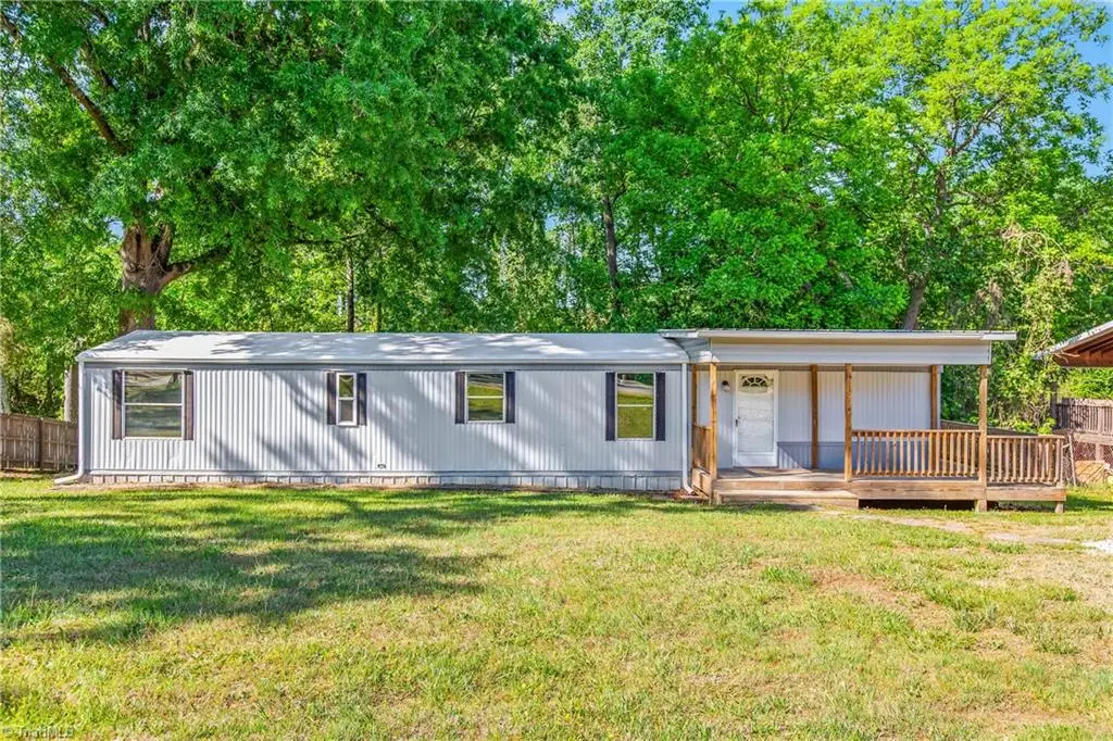 189 Sunset Drive, Thomasville, NC 27360 - #1