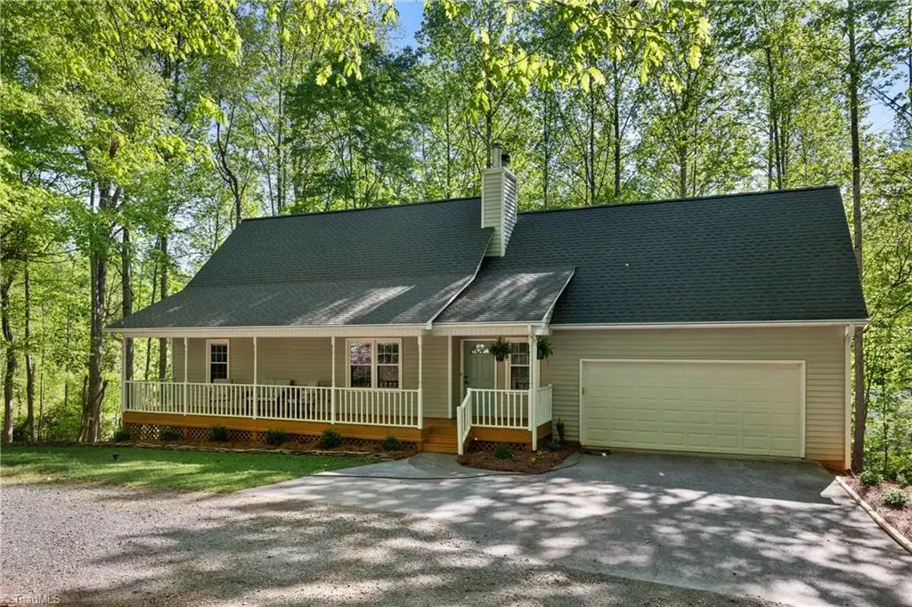 5220 Dartmoor Street, Vienna, NC 27106 - #1