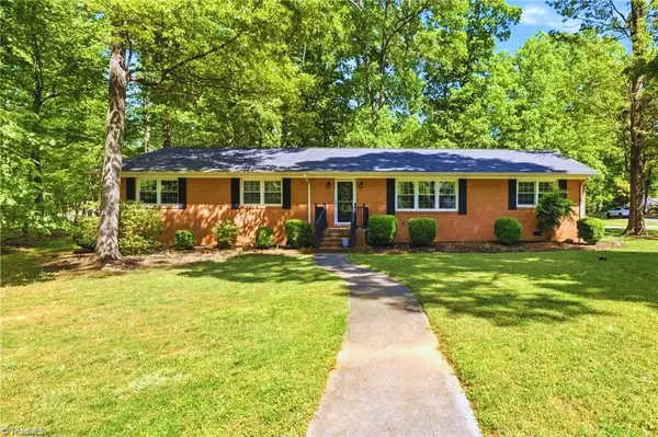 504 N Greenbriar Street, Liberty, NC 27298