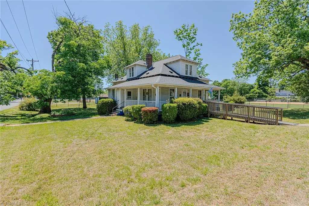 301 W Lee Street, Mebane, NC 27302 - #1
