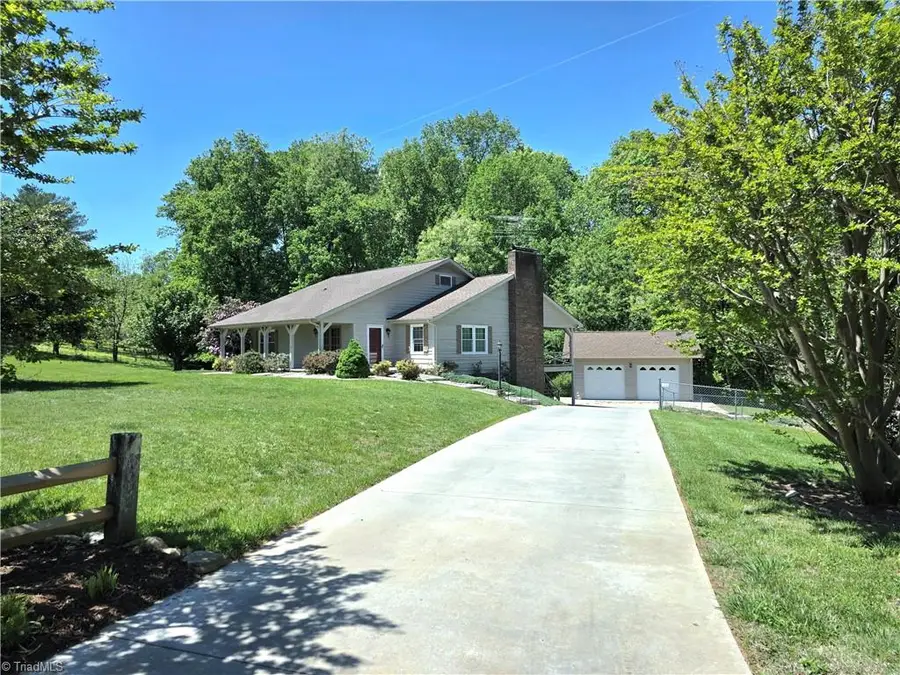 101 Ridgewood Drive, North Wilkesboro, NC 28659 - #2