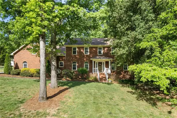 949 Aquaview Drive, Kernersville, NC 27284