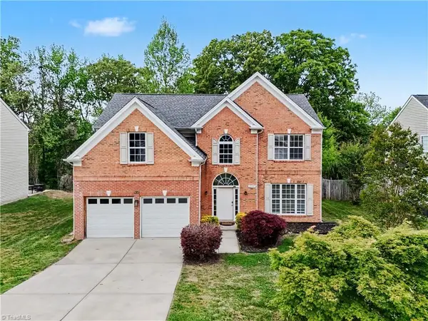 1579 Pondhaven Drive, High Point, NC 27265