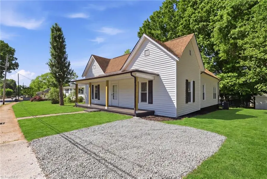 630 Davis Avenue, Newton, NC 28658 - #2