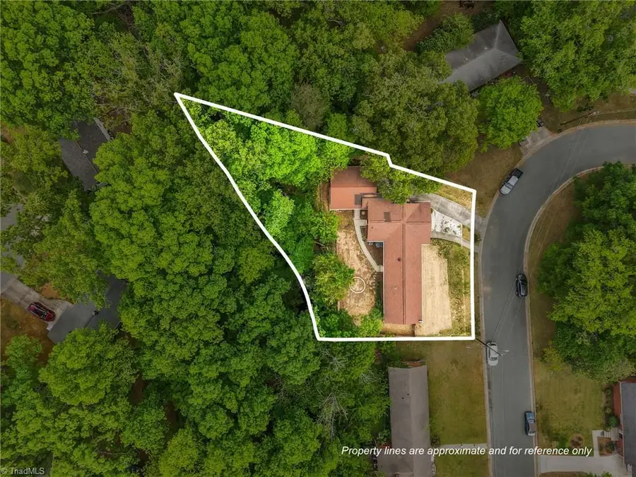 614 Ridgeway Drive, Burlington, NC 27217 - #2