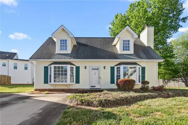 127 Edgedale Court, Kernersville, NC 27284