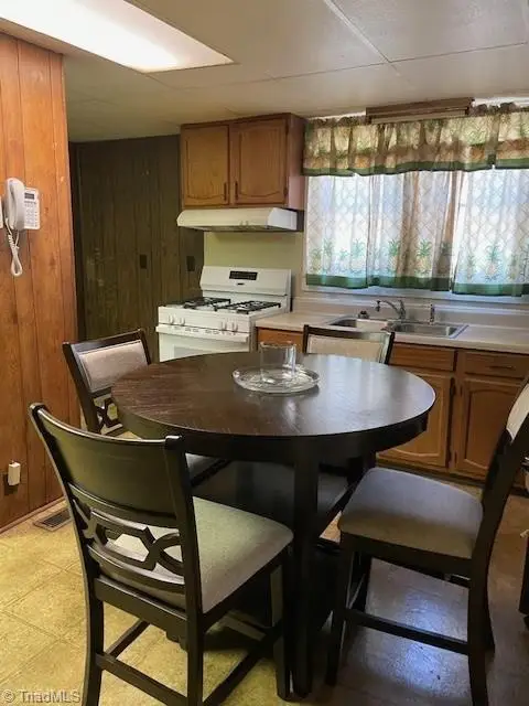 2240 Glenn Avenue, Winston Salem, NC 27105 - #2