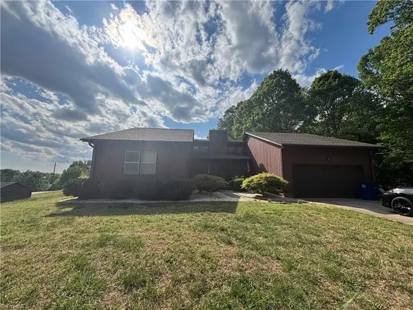 4220 Mae Len Drive, Winston-Salem, NC 27107