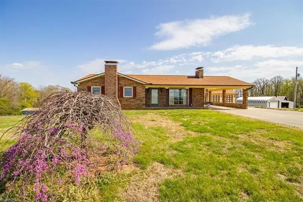 3556-1 White Plains Road, Roaring River, NC 28669