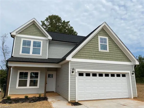 415 E Lee Avenue, Yadkinville, NC 27055