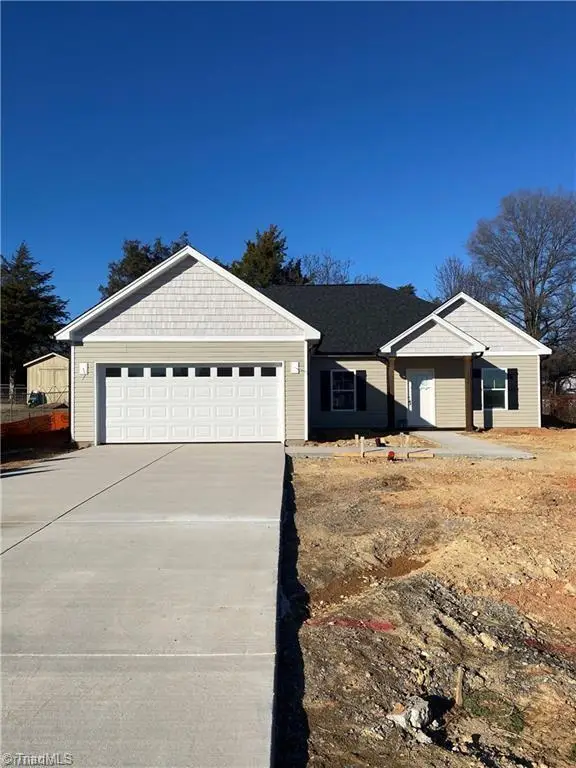 1009 Fairfield Drive, Yadkinville, NC 27055 - #1
