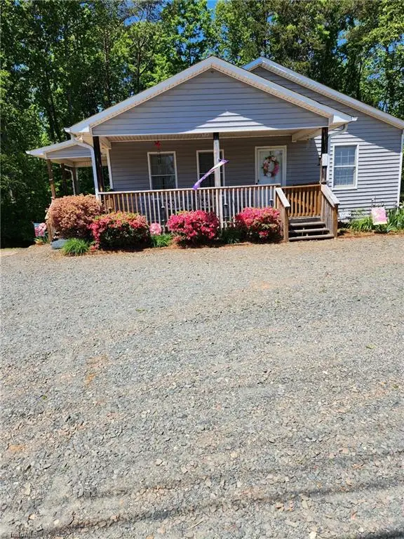 2095 Piney Mountain Road, Walnut Cove, NC 27052