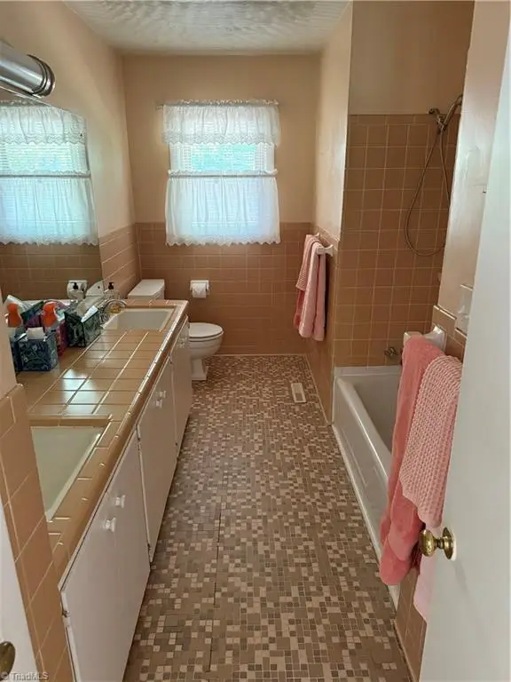 3908 Beverly Hills Drive, High Point, NC 27265 - #2