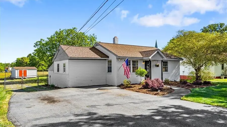 604 Rosedale Drive, Thomasville, NC 27360 - #3