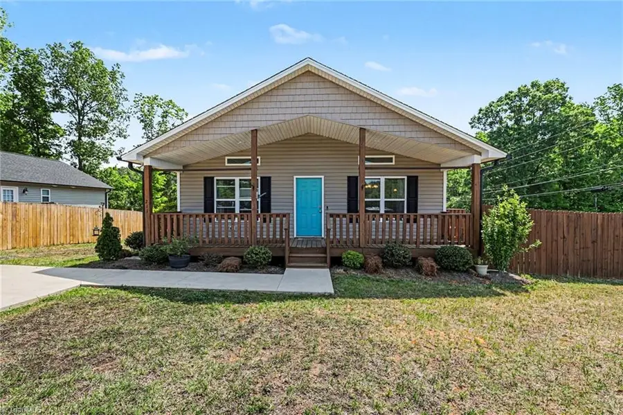 211 Bethlehem Avenue, Thomasville, NC 27360 - #2