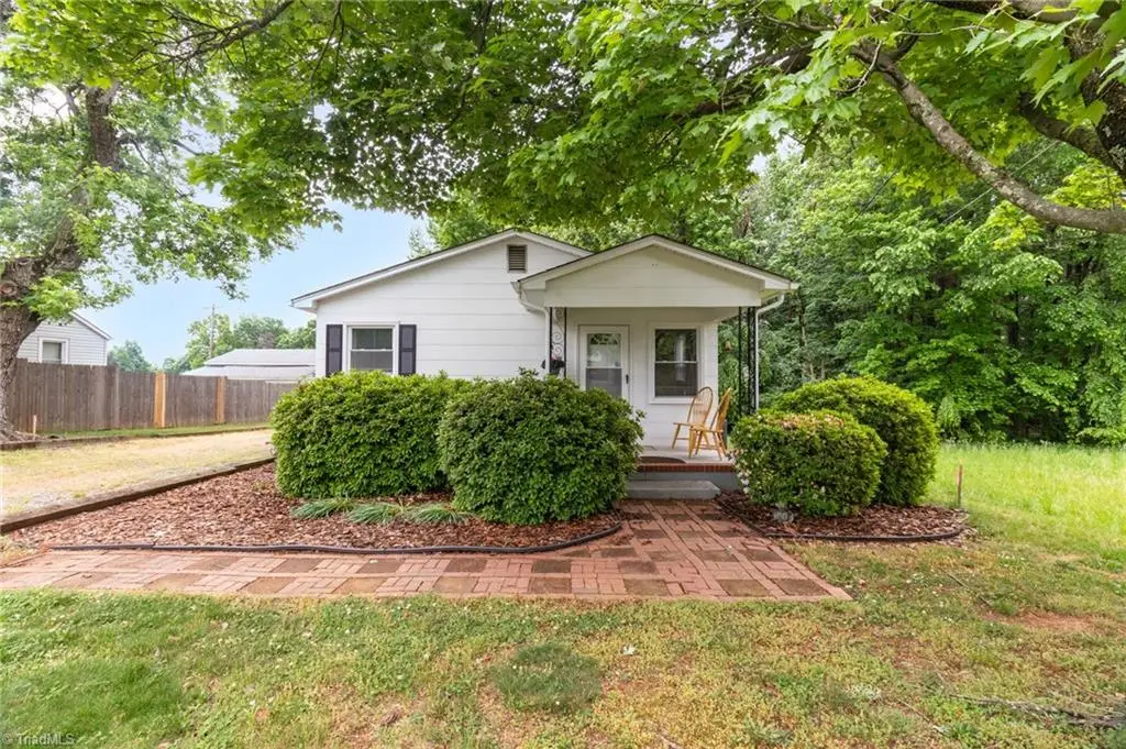 544 Edgewood Street, Kernersville, NC 27284 - #1
