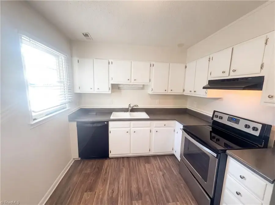 3229 Regents Park Lane #D, Greensboro, NC 27455 - #2