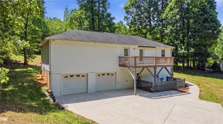 148 Pinta Court, Thomasville, NC 27360 - #2