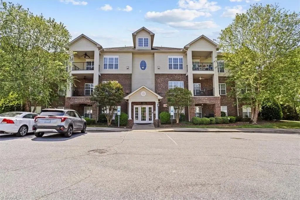 200 Lennox Drive #2D, Jamestown, NC 27282 - #1