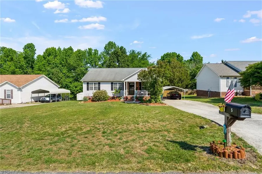 5 Hamilton Court, Thomasville, NC 27360 - #2