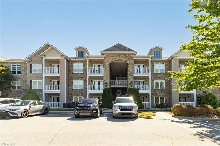 7100 W Friendly Avenue #205, Greensboro, NC 27410 - #2