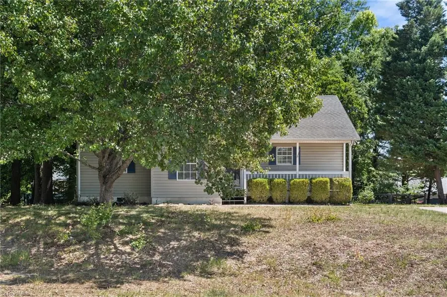 118 Hidden Hills Drive, Thomasville, NC 27360 - #2