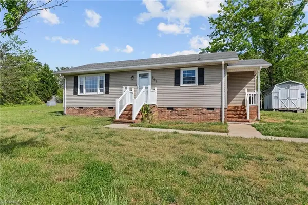 861 Creed Road, Ararat, NC 27007
