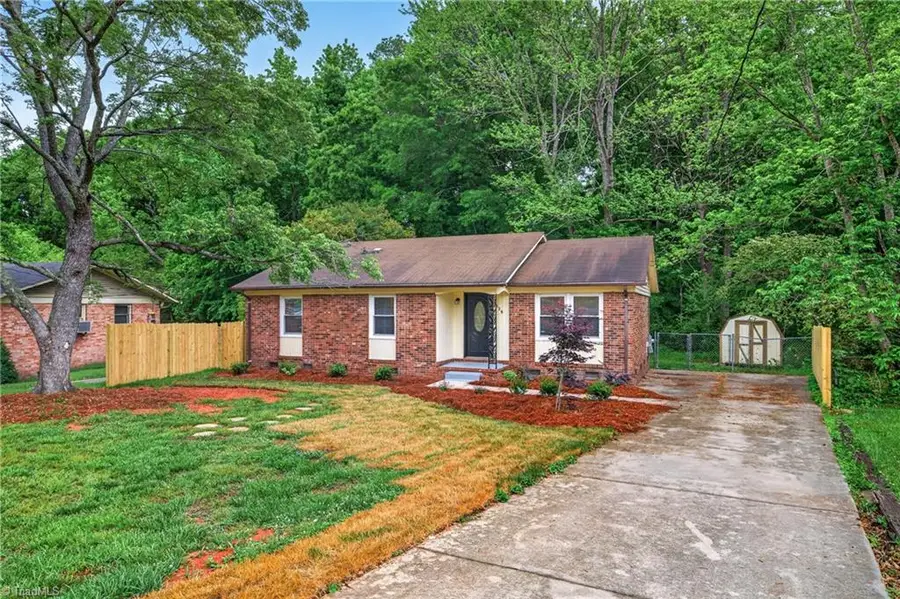 828 Holt Avenue, Greensboro, NC 27405 - #2