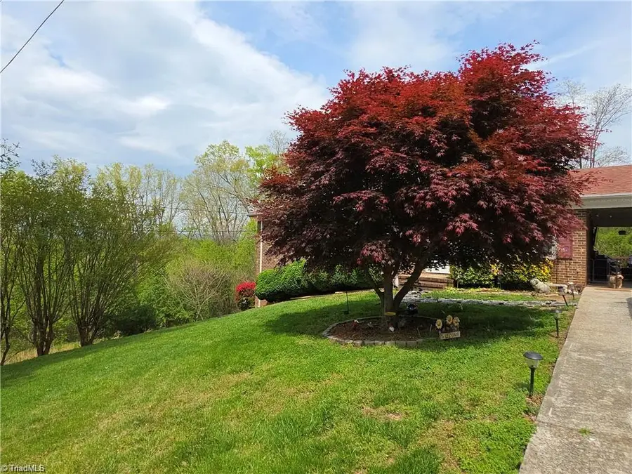 166 Town Lane, Mount Airy, NC 27030 - #2