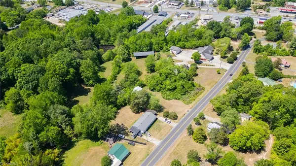 1056 Hasty School Road, Thomasville, NC 27360