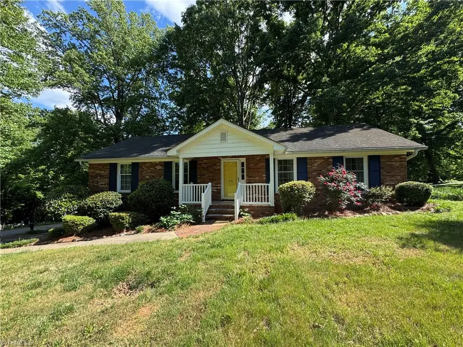 910 Forestglen Drive, Clemmons, NC 27103 - #3