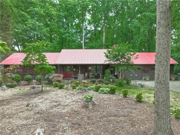 859 Lakeview Drive, Thomasville, NC 27360