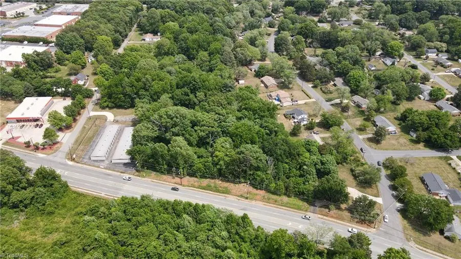 207-211 Guilford College Road, Greensboro, NC 27409 - #3