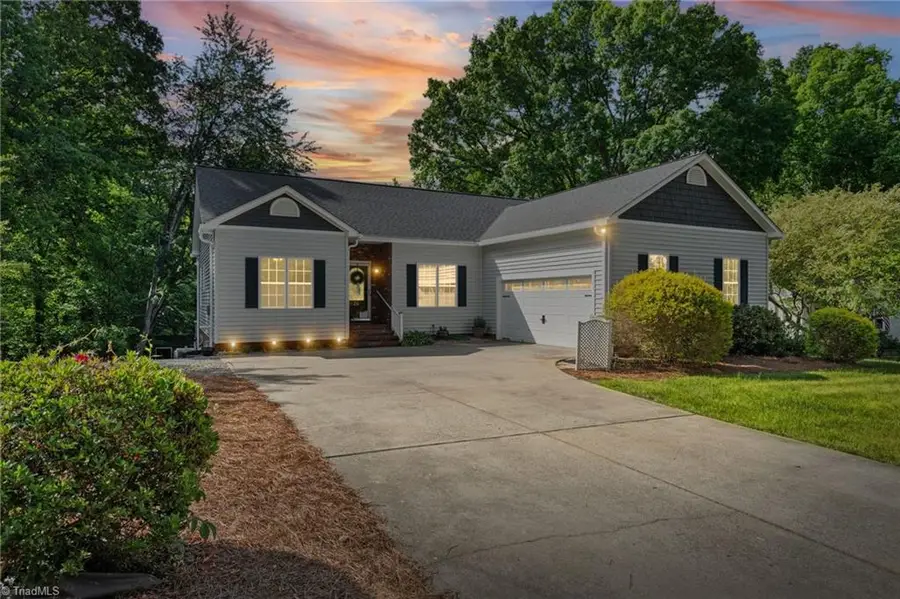 26 Robinhood Circle, Winston Salem, NC 27106 - #2