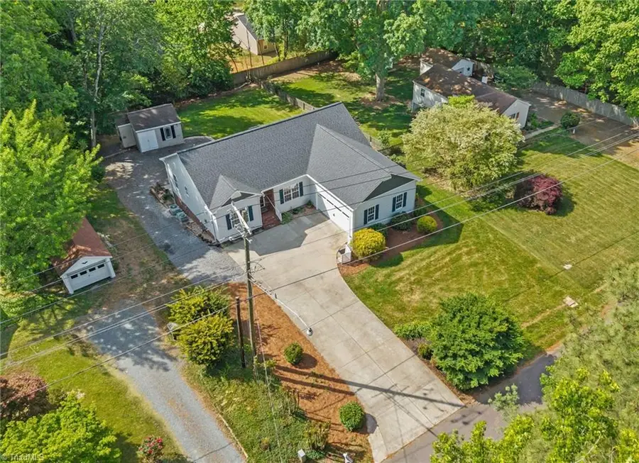 26 Robinhood Circle, Winston Salem, NC 27106 - #3