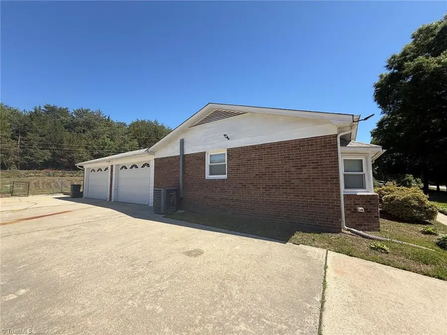 8933 Ambridge Drive, Kernersville, NC 27284 - #3