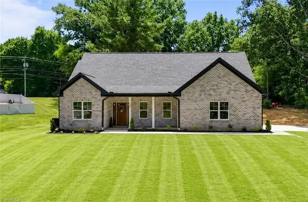 2410 Sedalia Drive, Clemmons, NC 27012