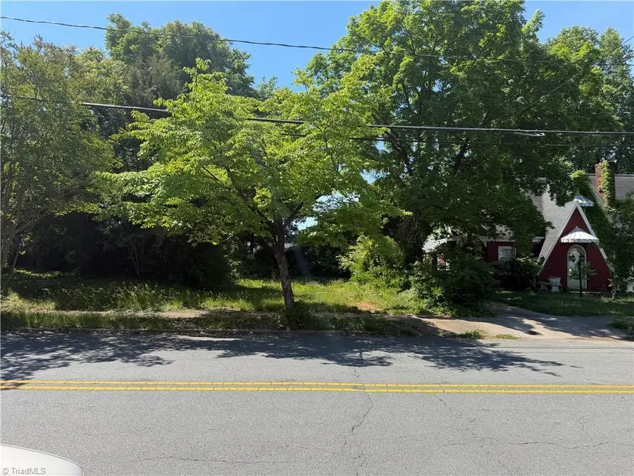 426 W 25th Street, Winston Salem, NC 27105 - #2