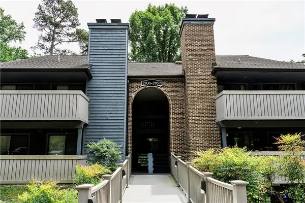 2935 Oaktop Circle, Greensboro, NC 27410